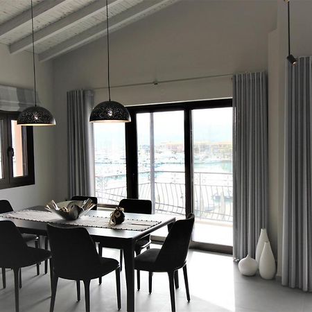 The Victoria-City Apartment Lefkáda Buitenkant foto